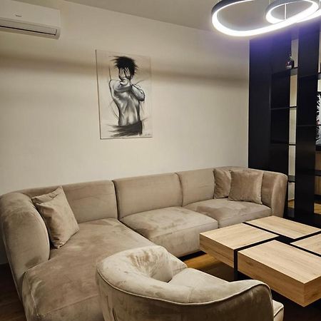 Adav Luxus Apartment Visoko Luaran gambar