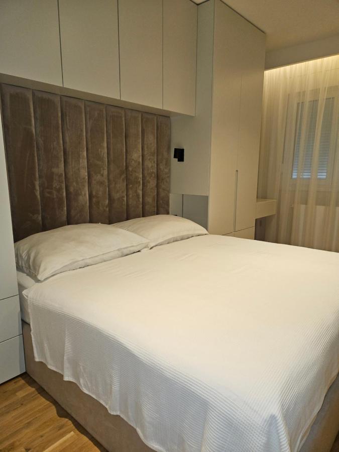 Adav Luxus Apartment Visoko Luaran gambar