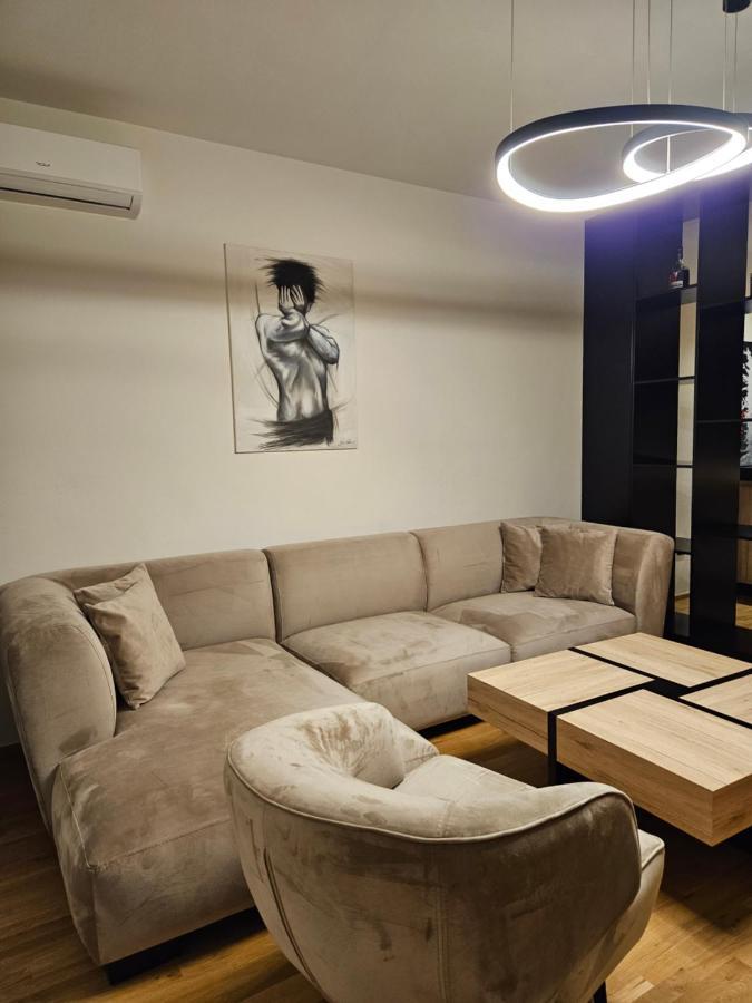 Adav Luxus Apartment Visoko Luaran gambar