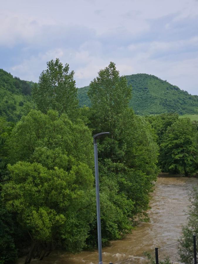 Adav Luxus Apartment Visoko Luaran gambar