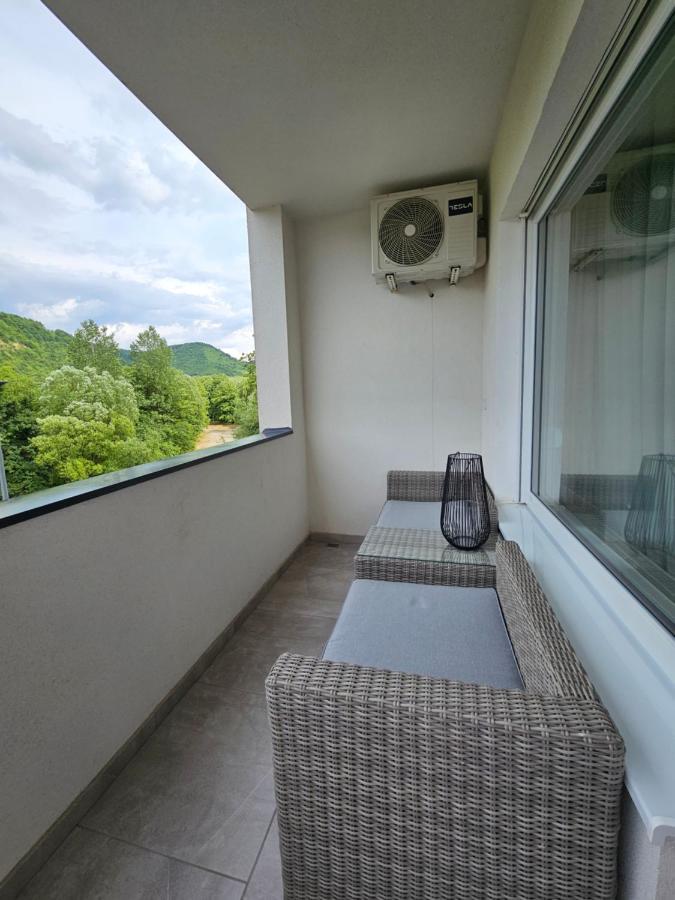 Adav Luxus Apartment Visoko Luaran gambar
