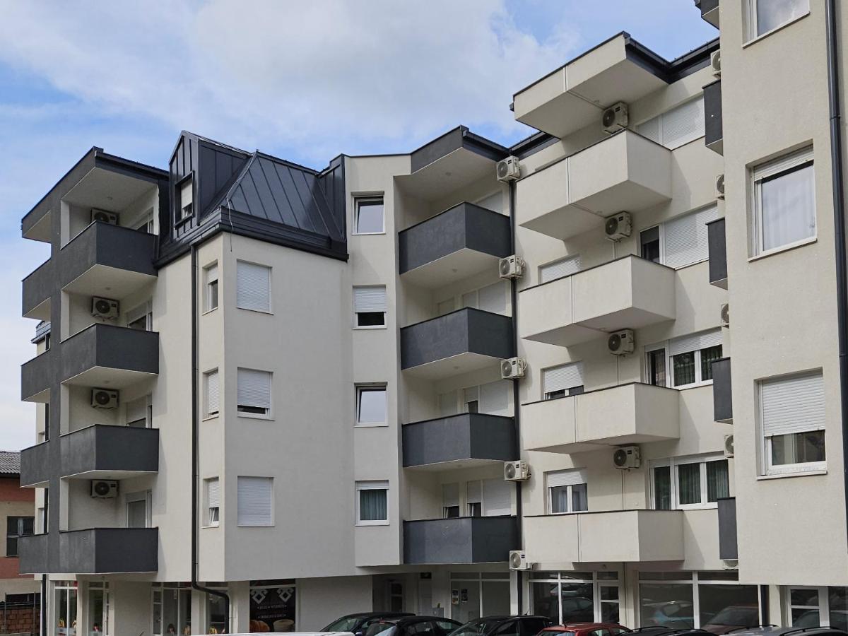 Adav Luxus Apartment Visoko Luaran gambar